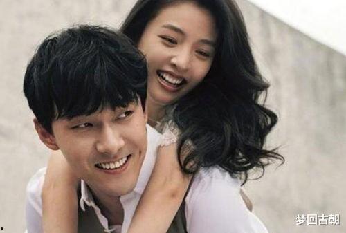 娱乐圈吃瓜夫妻小说推荐,揭秘那些隐藏在闪光灯下的爱情故事 第1张 娱乐圈吃瓜夫妻小说推荐,揭秘那些隐藏在闪光灯下的爱情故事 第1张